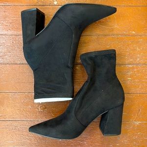 Steve Madden Black Suede heeled boots
